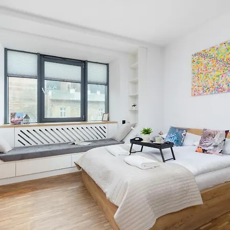 Original Studio Wawrzynca Cracow's Kazimierz By Renters Apartment *