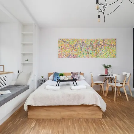 Original Studio Wawrzynca Cracow's Kazimierz By Renters * كراكوفيا